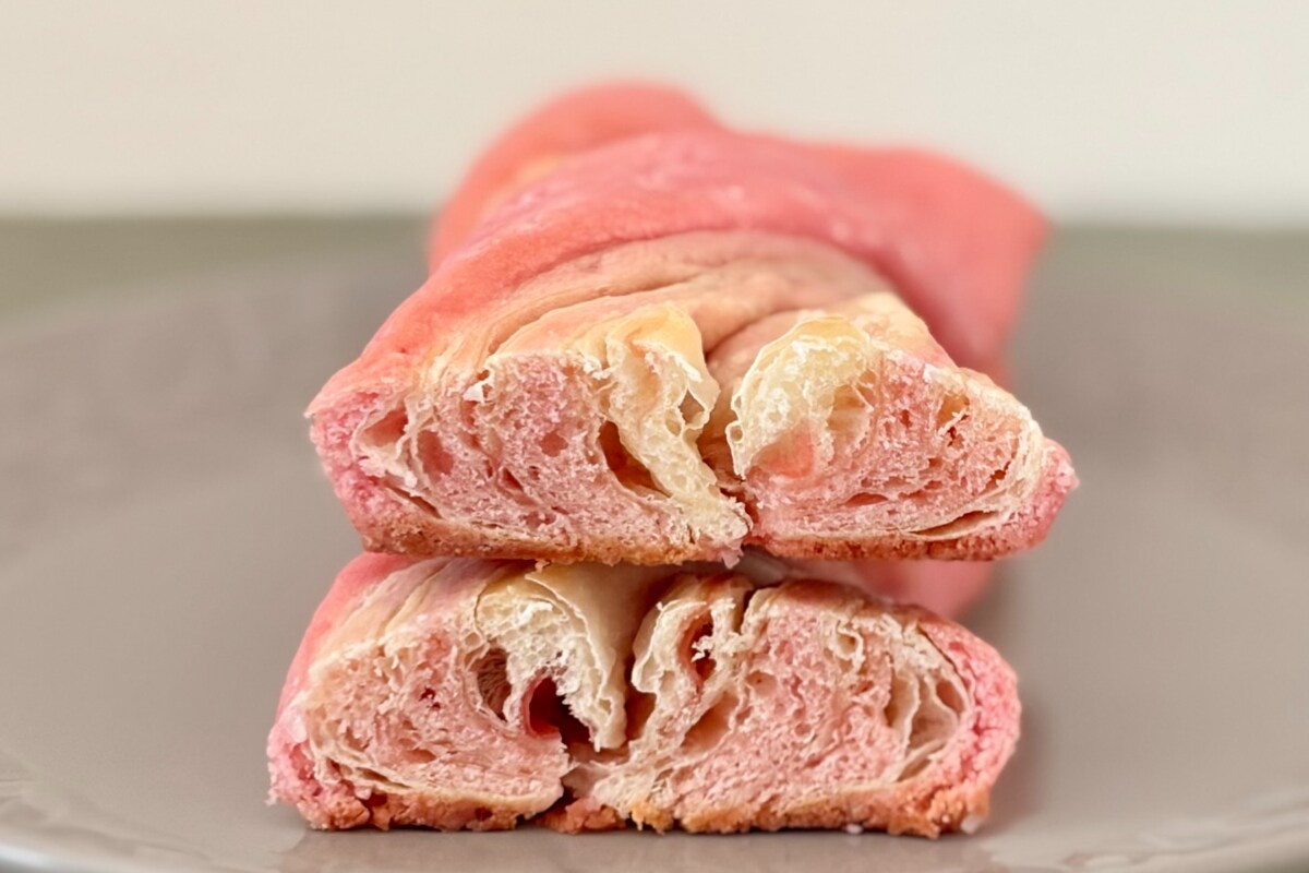 食感が良い」「めっちゃ美味い」【セブン】いちごが香るデニッシュ登場