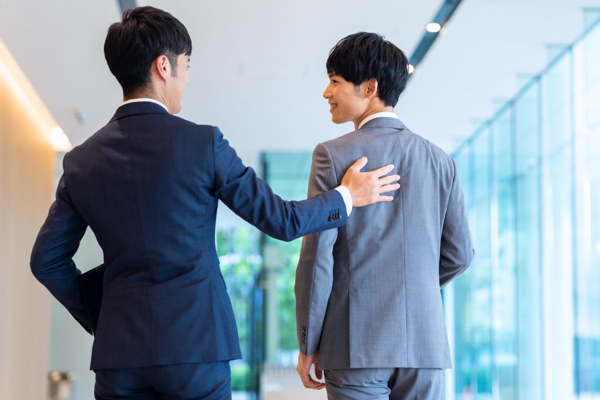 まさか同僚が……年収500万・27歳の会社員男性が社内で発見した信じられない事態