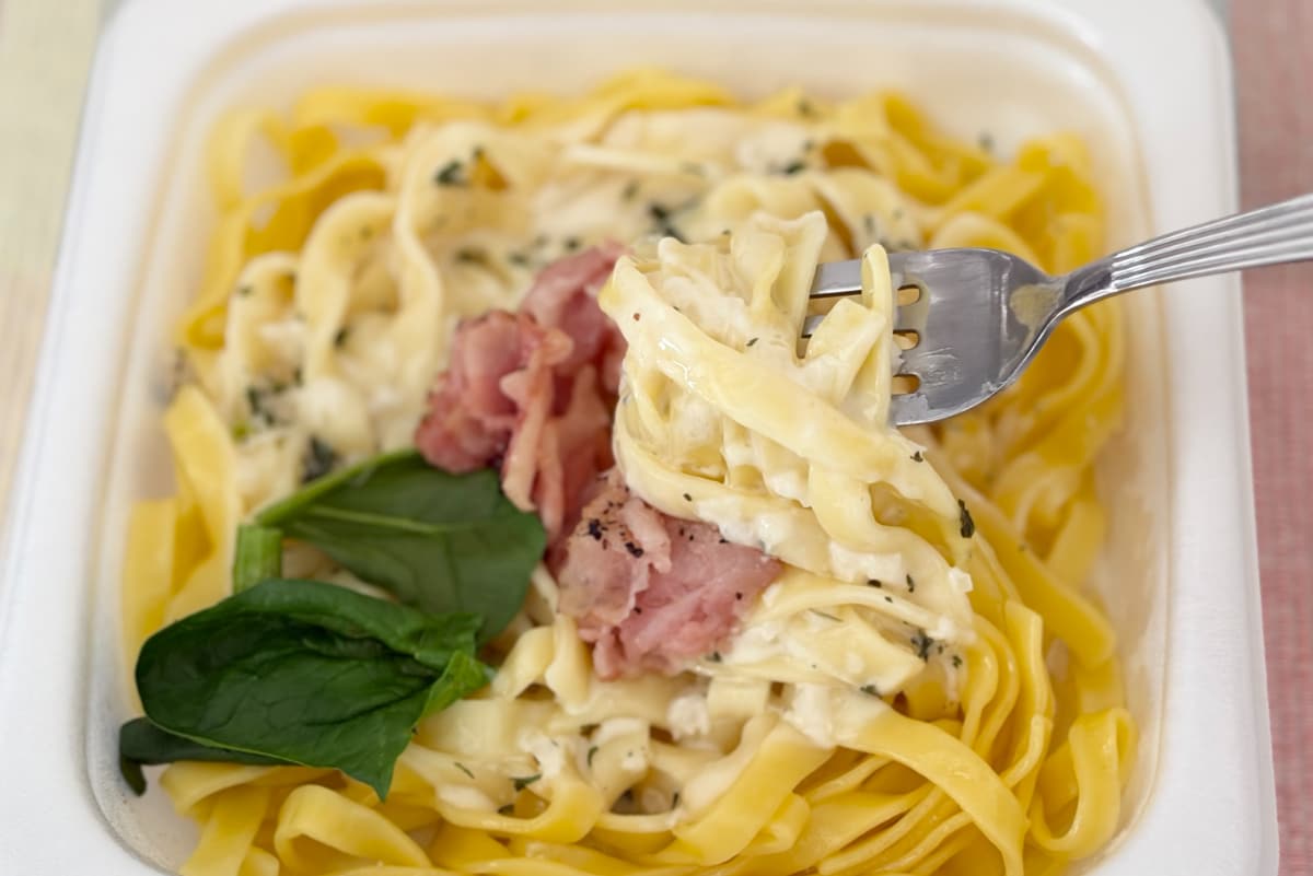 500円以下なんてお得すぎる【ファミマ】の生パスタは味も食感も本格派