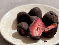 大人の美バランス【ローソン】パリっとチョコ×溢れるいちご果汁に驚き