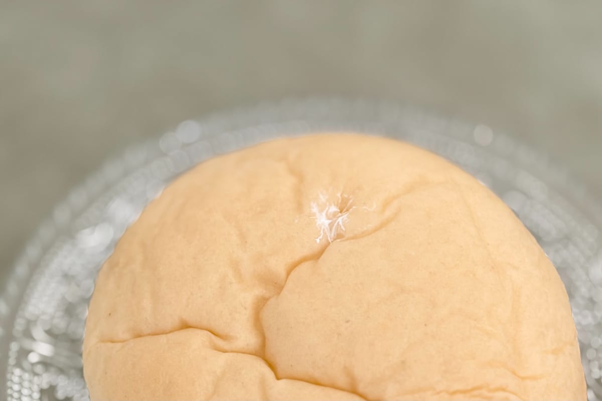 あの商品が1年ぶりに大復活！【ファミマ】甘くてぷにもちのコラボパン