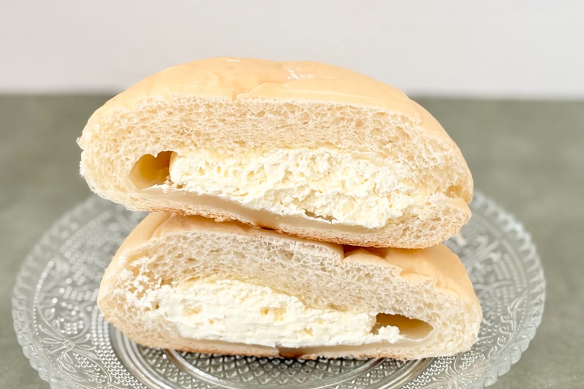 あの商品が1年ぶりに大復活！【ファミマ】甘くてぷにもちのコラボパン