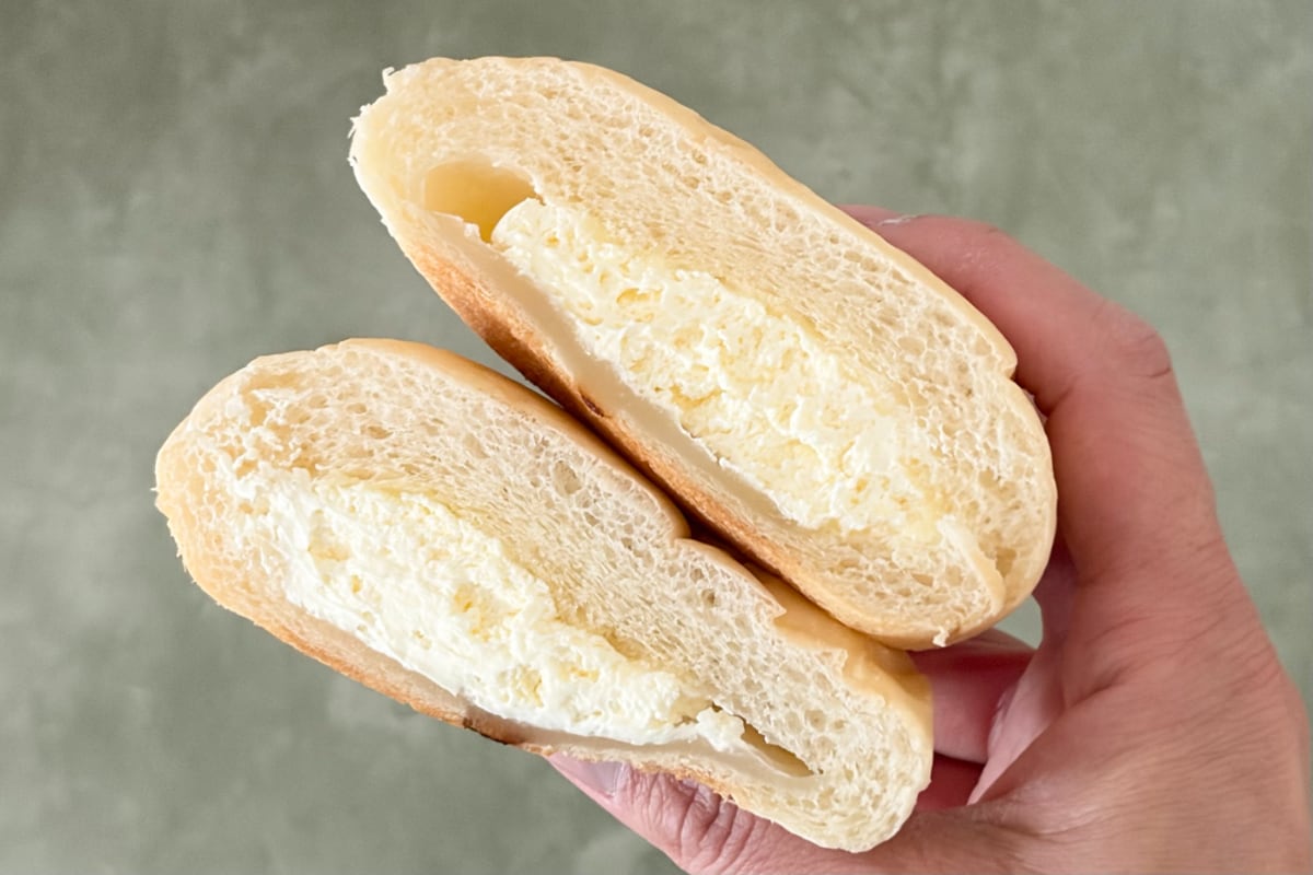 あの商品が1年ぶりに大復活！【ファミマ】甘くてぷにもちのコラボパン