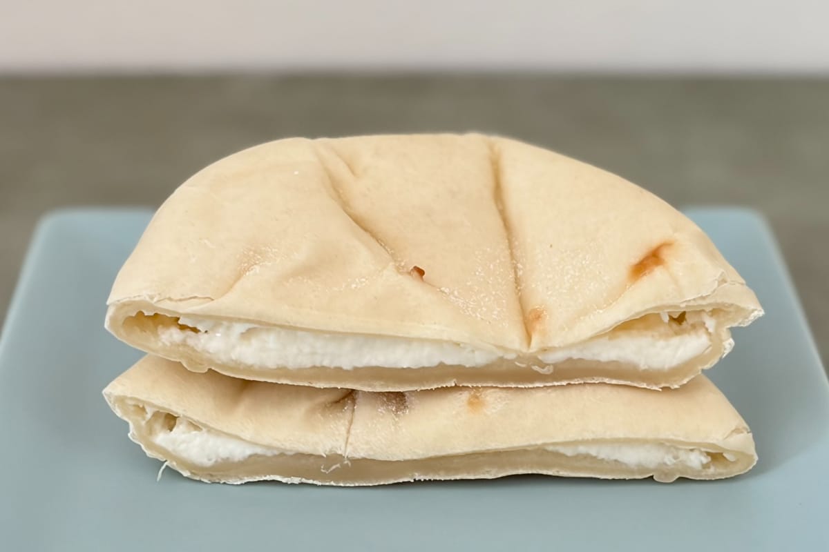 「あまじょっぱ」【ローソン】に薄いけど食べ応え十分のもっちりパン