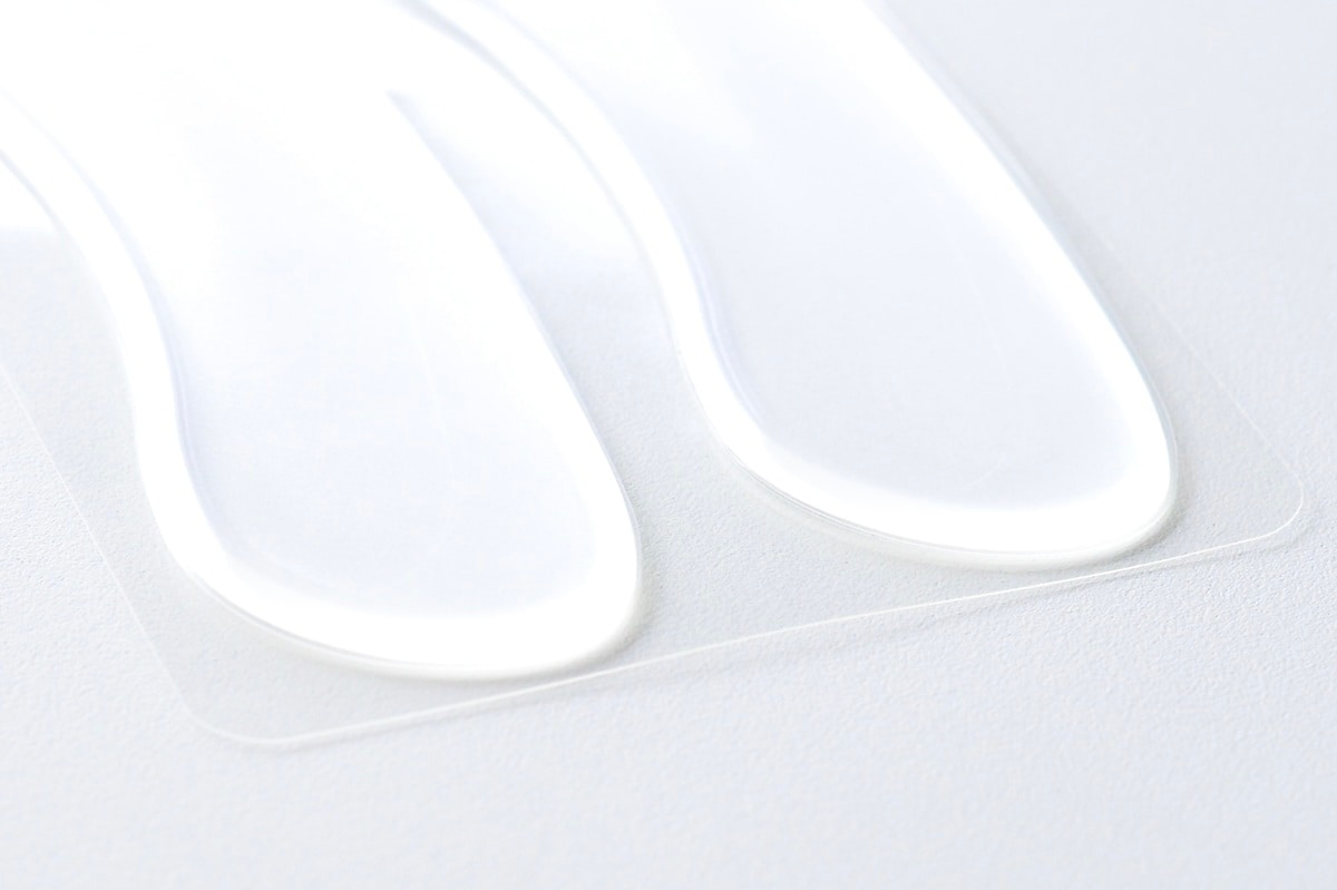 靴擦れ防止は100均でできる！テープやパッドでかかとや小指を守ろう