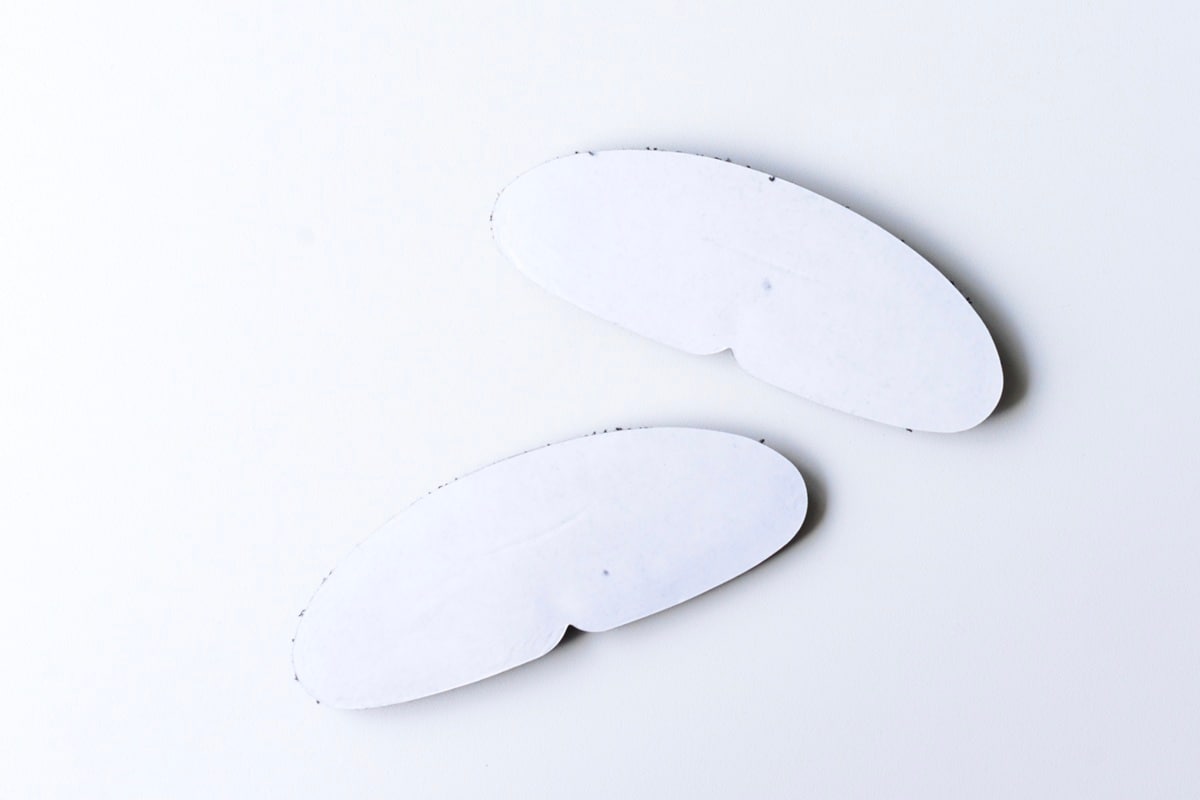 靴擦れ防止は100均でできる！テープやパッドでかかとや小指を守ろう