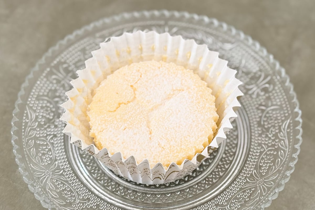 「滑らかな食感と濃厚なコク」「うま」【セブン】の真っ白ケーキの味は？