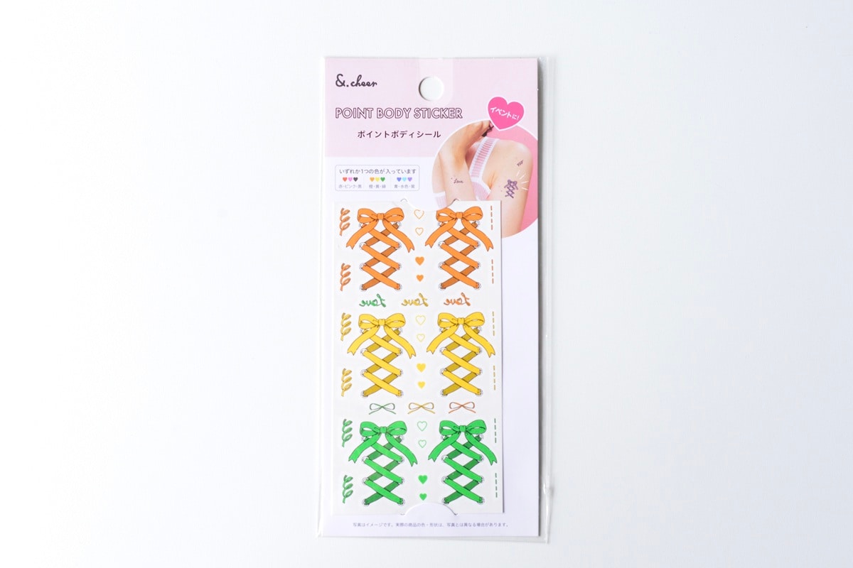 タトゥーシールは100均で売ってる?【セリア・ダイソー】使い方も解説