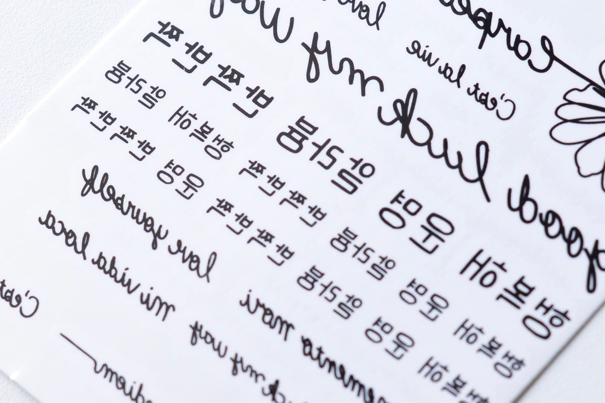 タトゥーシールは100均で売ってる?【セリア・ダイソー】使い方も解説