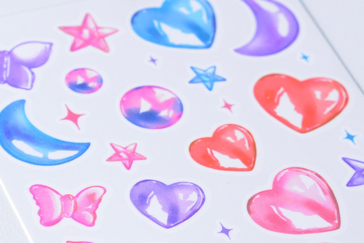 タトゥーシールは100均で売ってる?【セリア・ダイソー】使い方も解説