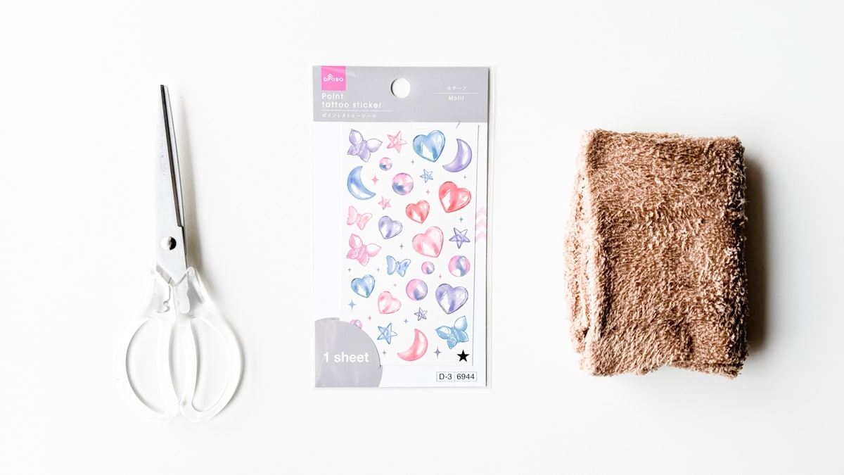 タトゥーシールは100均で売ってる?【セリア・ダイソー】使い方も解説