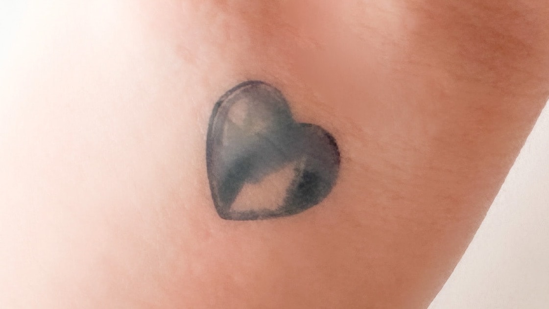 タトゥーシールは100均で売ってる?【セリア・ダイソー】使い方も解説