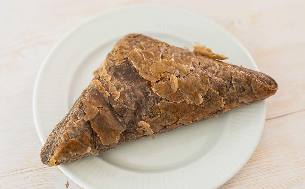 これ181円でいいの?ローソン新作パイがチョコ好きの期待を軽々超えてきた