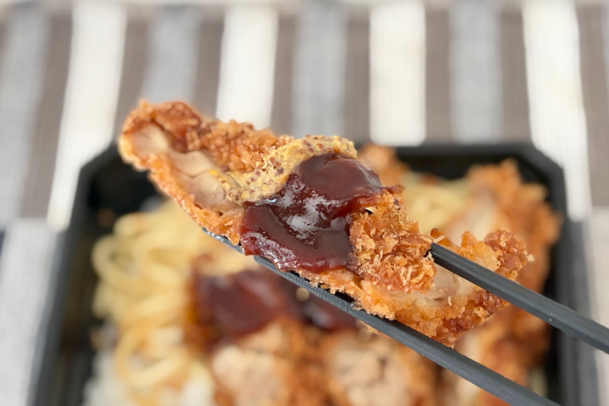 ボリュームすごっ!【ローソン】893kcalの豪快すぎるお弁当が登場