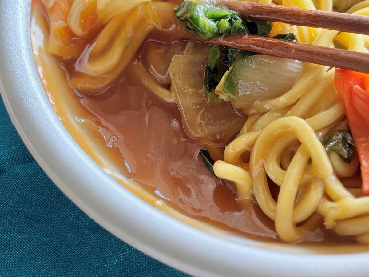 8種の具材で大満足!【ファミマ】有名チェーン店監修のあんかけ焼そばが再登場