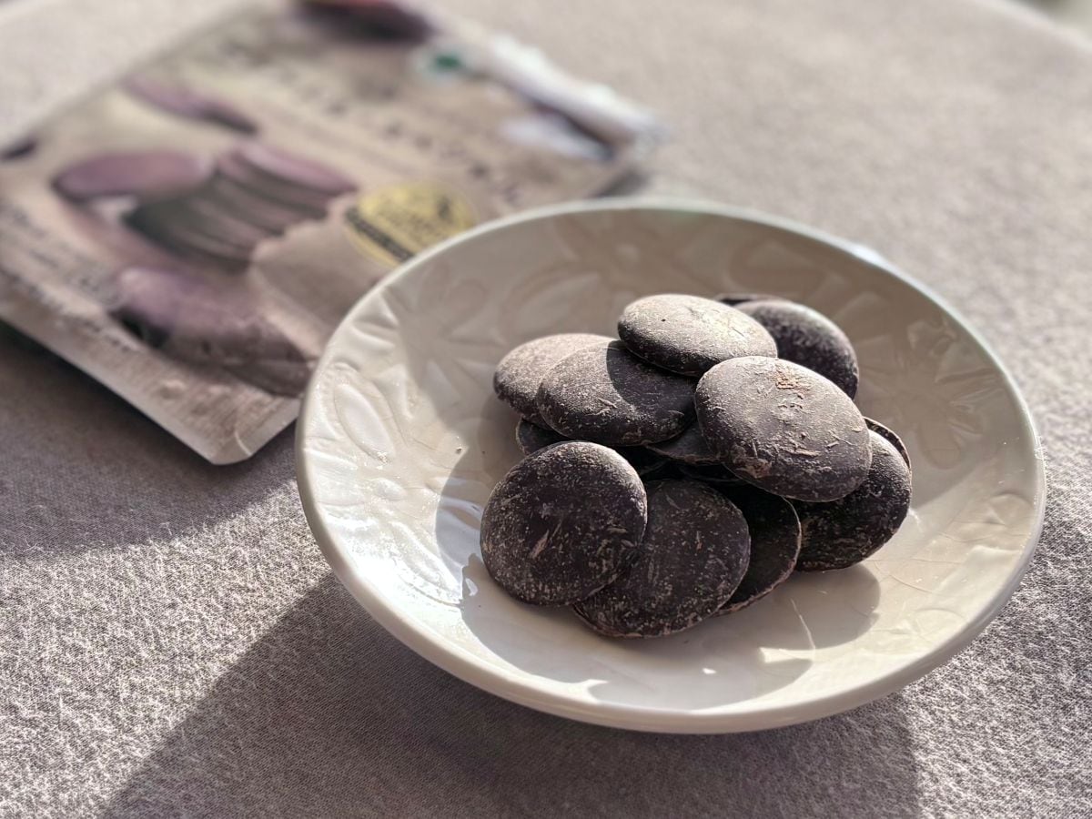 カカオにこだわる人へ【ファミマ】フルーティーでほろ苦いハイクオリティーチョコが登場