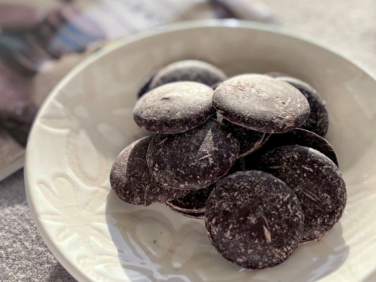 カカオにこだわる人へ【ファミマ】フルーティーでほろ苦いハイクオリティーチョコが登場