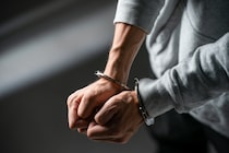 ホテルで大麻所持！逮捕された小学校教師の目的とは……？そのほか芸能人の結婚報告や引退後の転身先も