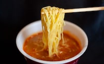 ピリ辛好きにぜひ食べてほしい。【ローソン】の超シンプル『カップ麺』