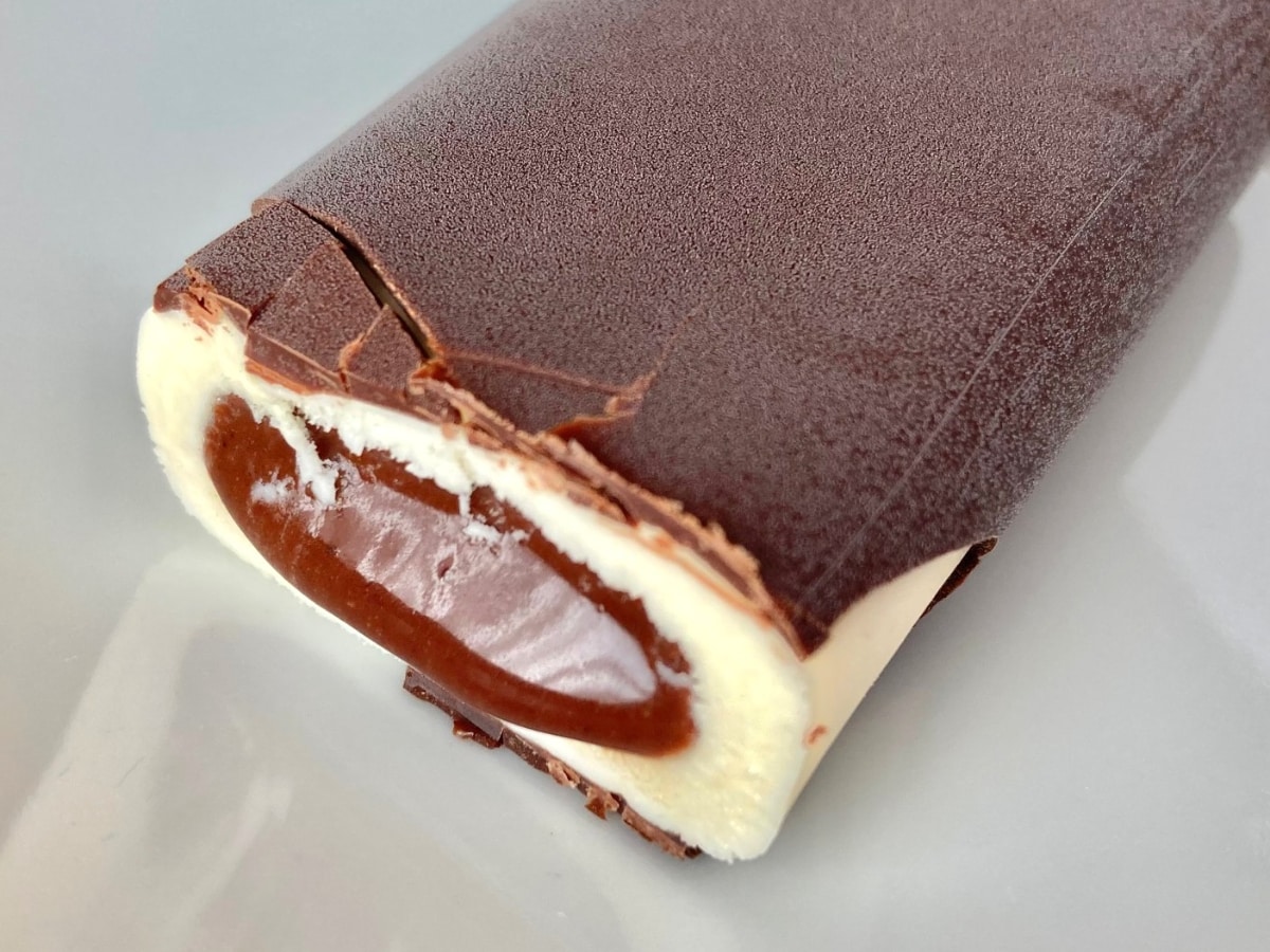 「贅沢すぎて震える！」「クオリティが高い！」【セブン】生チョコが入ったアイスバー