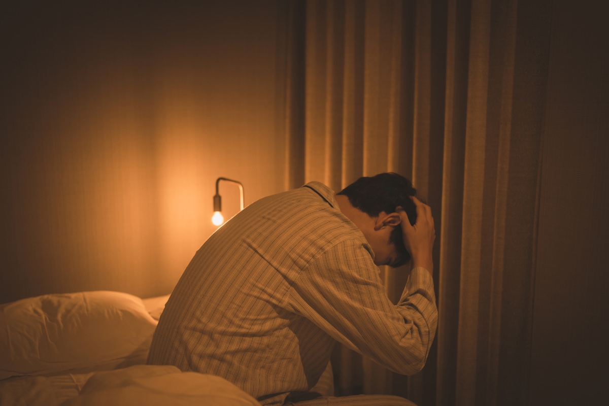 「修行僧のよう」な暮らしで貯蓄2000万！小学生時代のアウターを着続ける年収150万・自営業40歳男性の生活