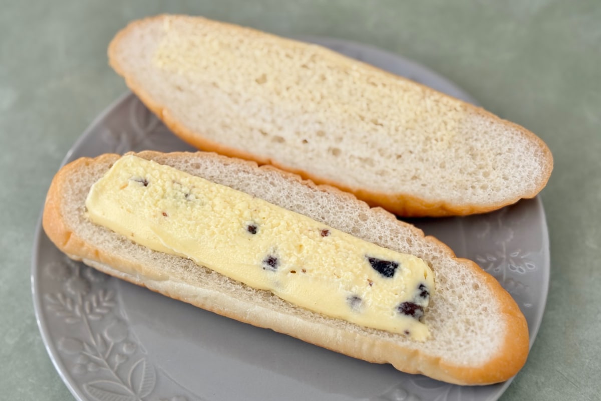 レーズンとバターが美味です♡【ファミマ】南関東限定パンのお味は？