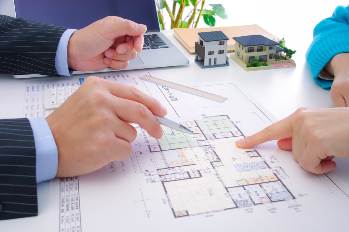 義母の余計な言動でマイホーム計画ぶち壊し？ママ友「グループLINE、やばいですよ！」覗いた瞬間に血の気が引いたワケ