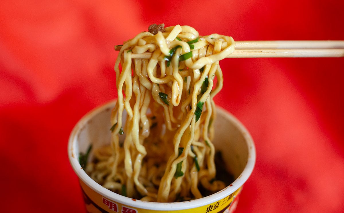 行列店の味を【ファミマ】で。パンチのきいた『カップ麺』が好きなら買うべし！