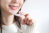 美しい口元を手に入れたい。150万の歯列矯正費用のために毎月8～10万を貯める年収400万・24歳の女性看護師