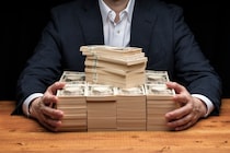 消えた実家の1億円と長女の『不気味な沈黙』。孤独死した叔父のトイレに残された『カレンダーの裏』の衝撃