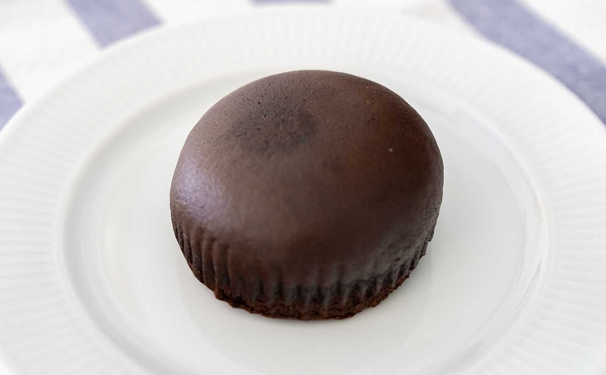 「美味い」と話題【セブン】新発売の冷凍スイーツに「買い占めた」の声も