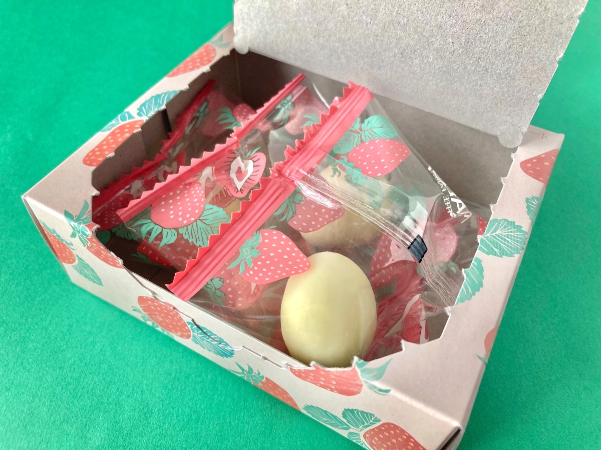 苺の主張が強くて美味しい!【カルディ】甘酸っぱい味わいの苺のコーテッドチョコ