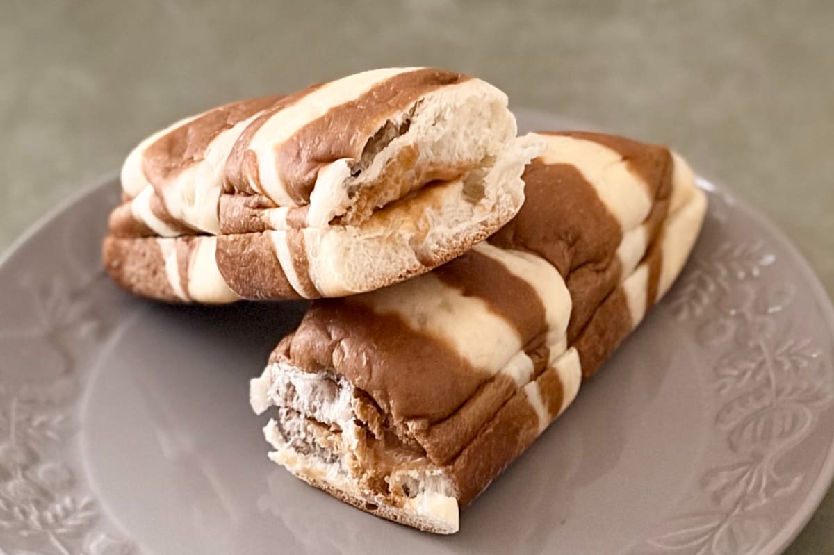 このシマシマはにゃ～んだ？【ファミマ】に「猫好きには堪らない」新商品