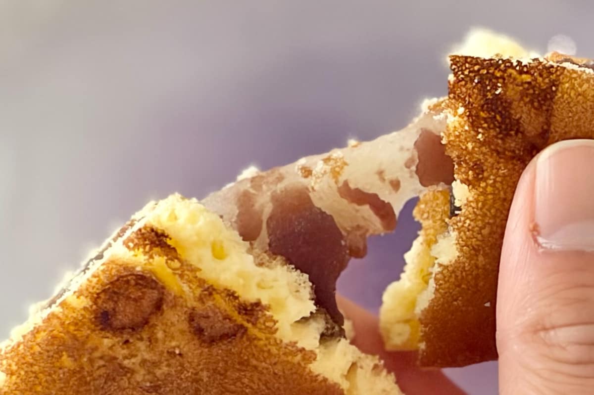 のび～るもちもち食感が美味！【ファミマ】に日本茶と楽しみたい猫おやつ