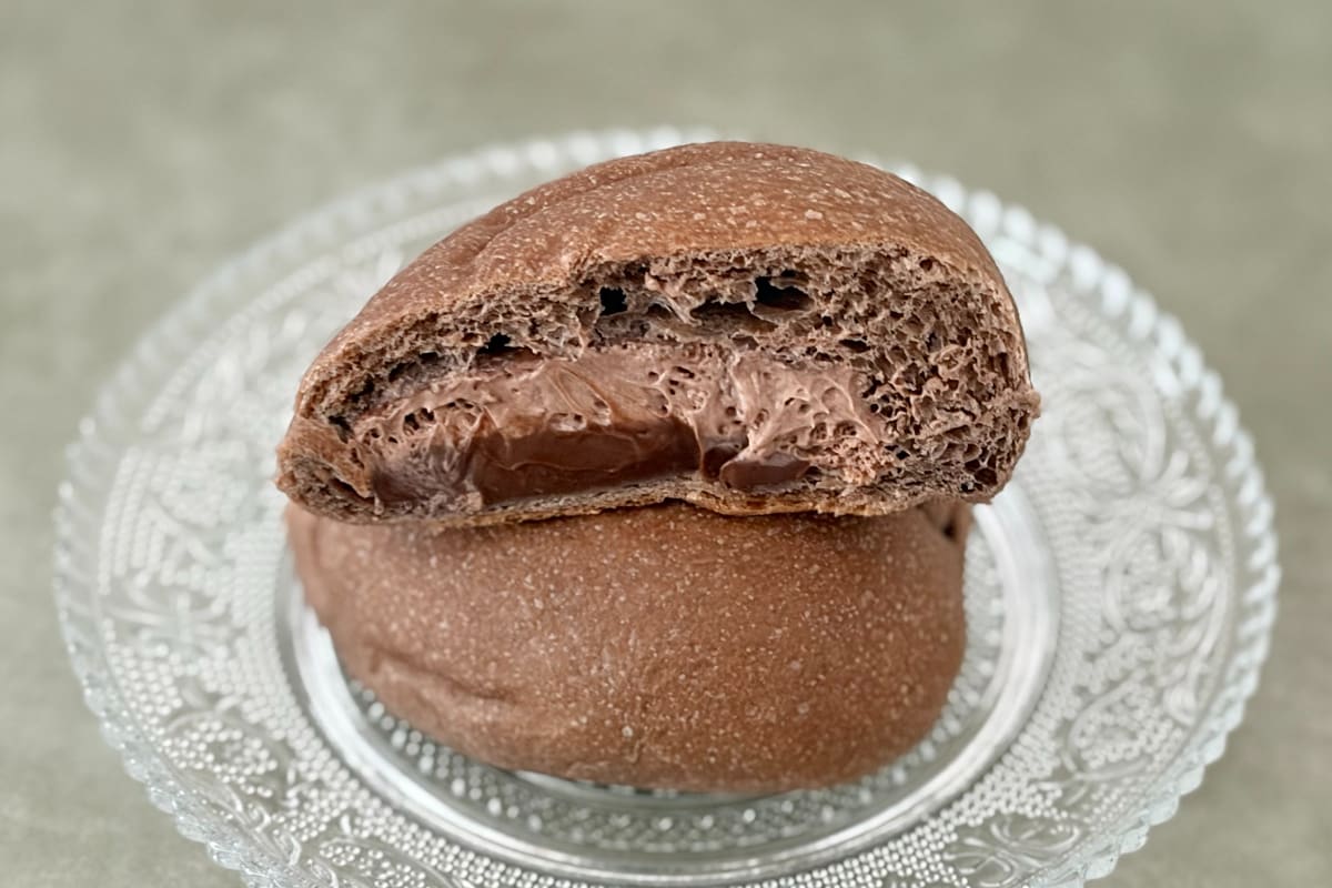 「濃厚でウマー」「見事な三重奏」【ローソン】ダブルチョコの新作パン