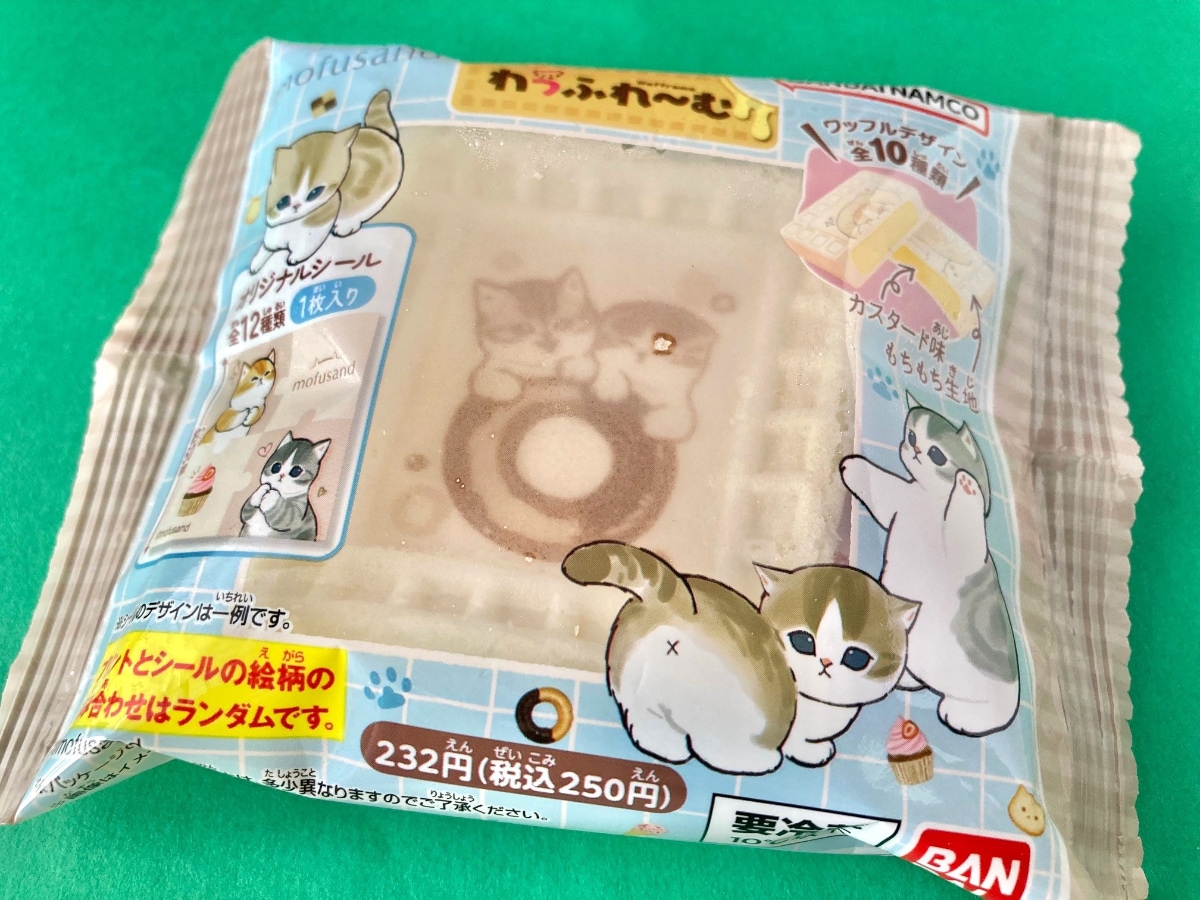 可愛いデザイン！シール付きで嬉しい！【ファミマ数量限定】「mofusand わっふれ～む」