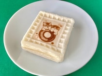 可愛いデザイン！シール付きで嬉しい！【ファミマ数量限定】「mofusand わっふれ～む」