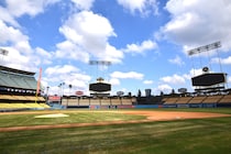 ドジャース、4年連続GG賞の『28歳外野手』と再交渉！剛腕獲得には地元メディアが『NO』の理由と、箱根に現れた“キムタク似”の正体