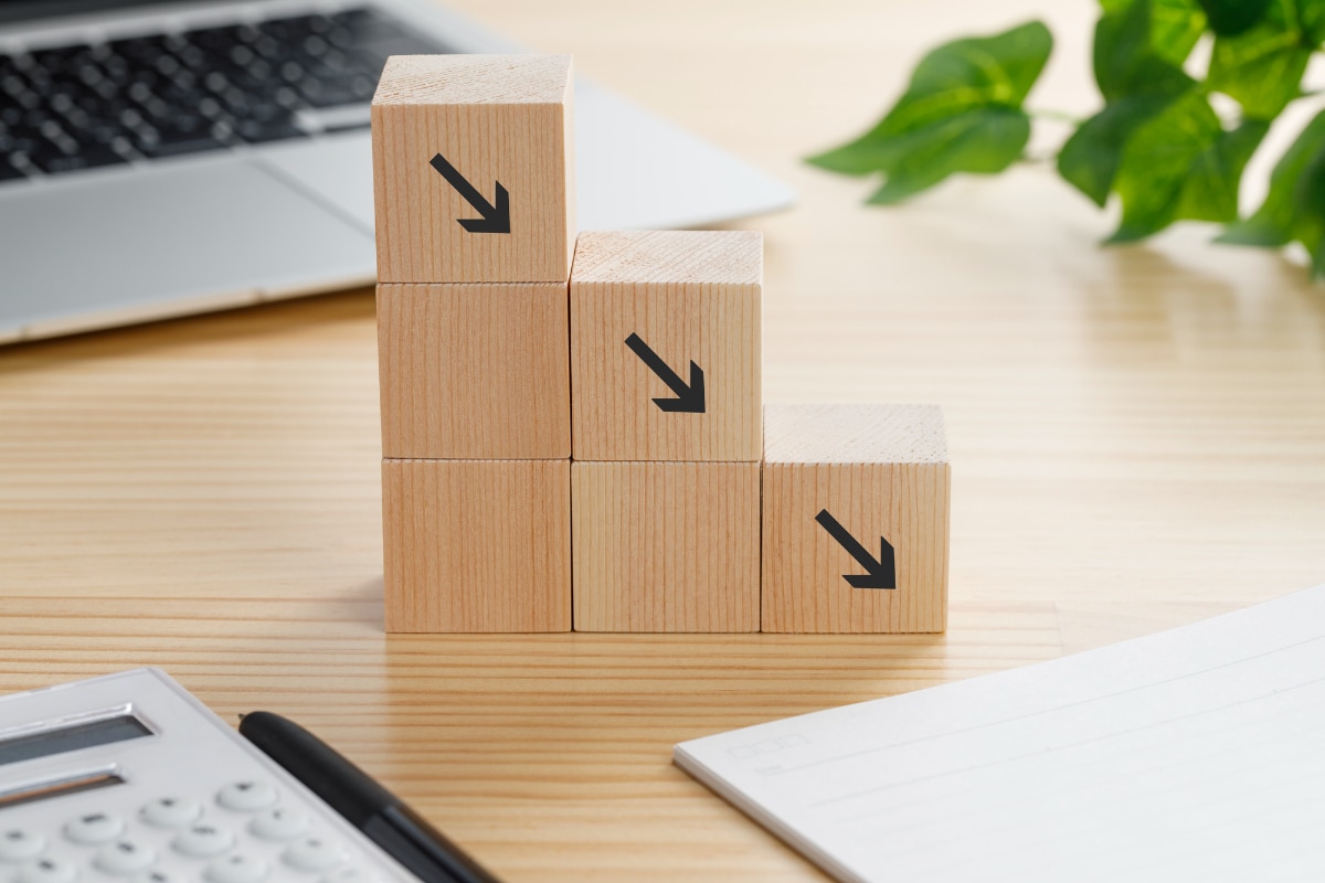 年収100万、貯蓄はわずか5万円。無料の水を使い倒してトイレットペーパーは買わず……38歳・フリーライター女性が半年続ける節約生活