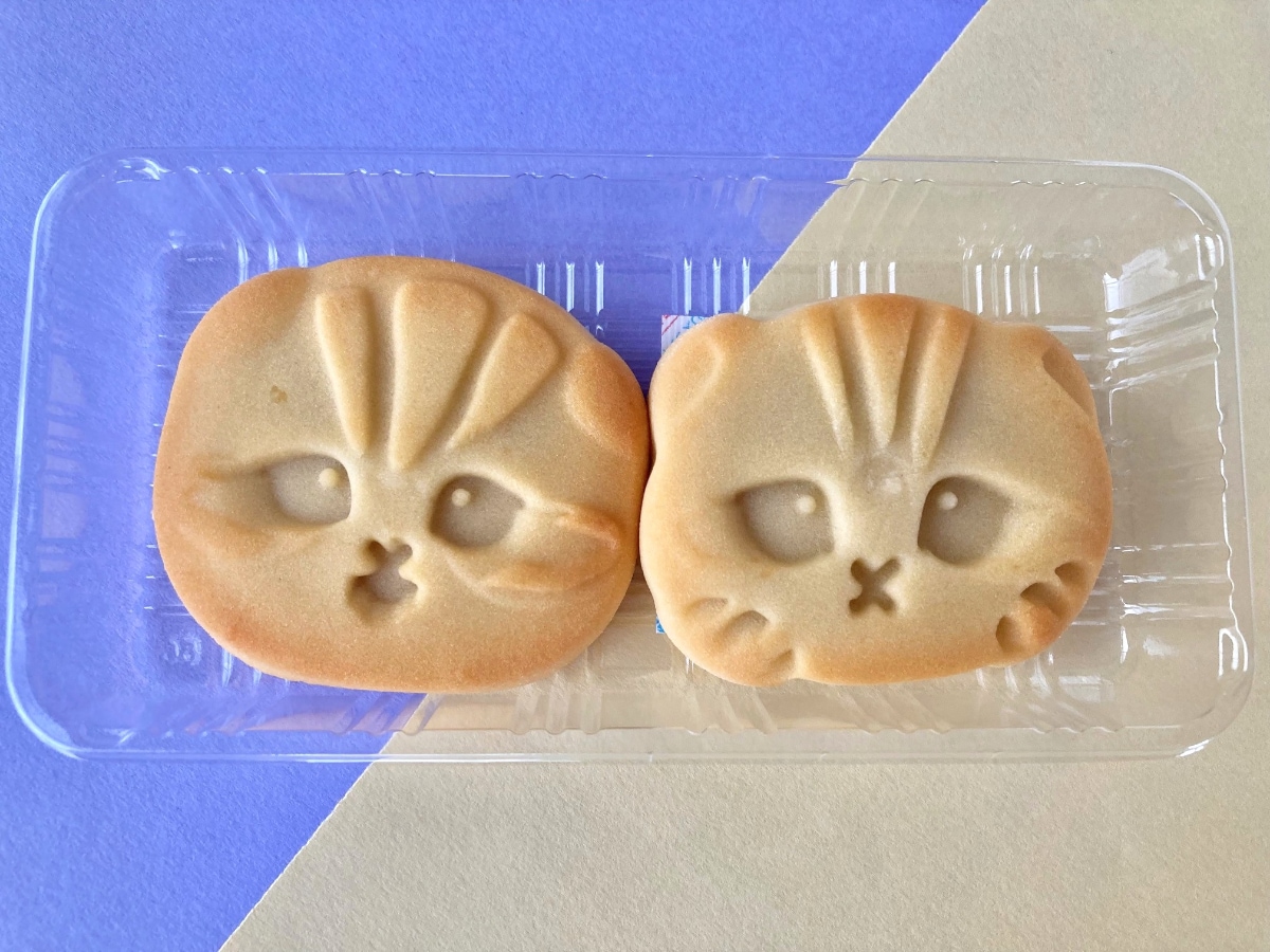 「和風でほっこり！」「緑茶にめっちゃ合いそう！」【ファミマ数量限定】「ふたごのねこまんじゅう きゃにゃめるあん」