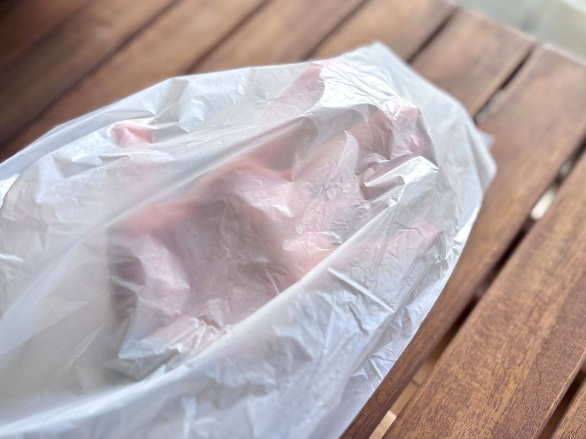 100均の大人用エプロン着用レビュー｜使い捨てもチェック【ダイソー・キャンドゥ】