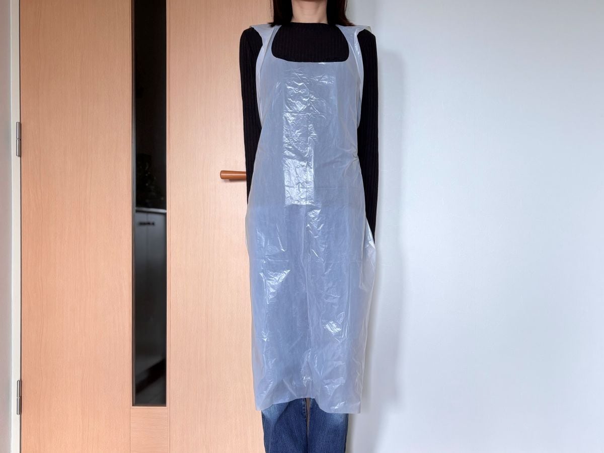 100均の大人用エプロン着用レビュー｜使い捨てもチェック【ダイソー・キャンドゥ】