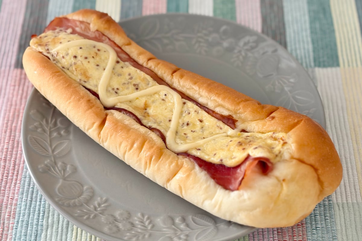 酸味と辛味がたまらん！【ファミマ】の新作パンは定番の味がうれしすぎる