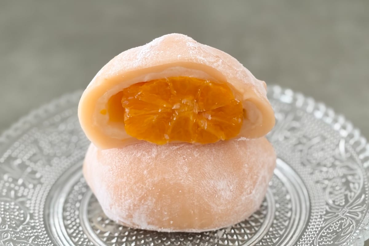 あの果物が「ごろっと入ってる」！【ファミマ限定】の大福が超美味です。