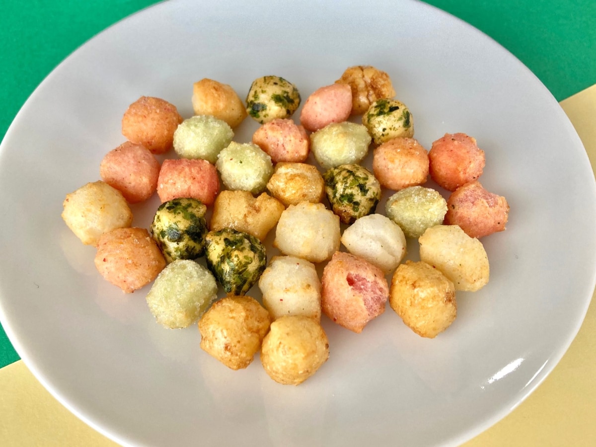 パッケージが全部可愛い！小粒で食べやすい！【カルディ】5種類の味が楽しめる「ひにゃあられ」