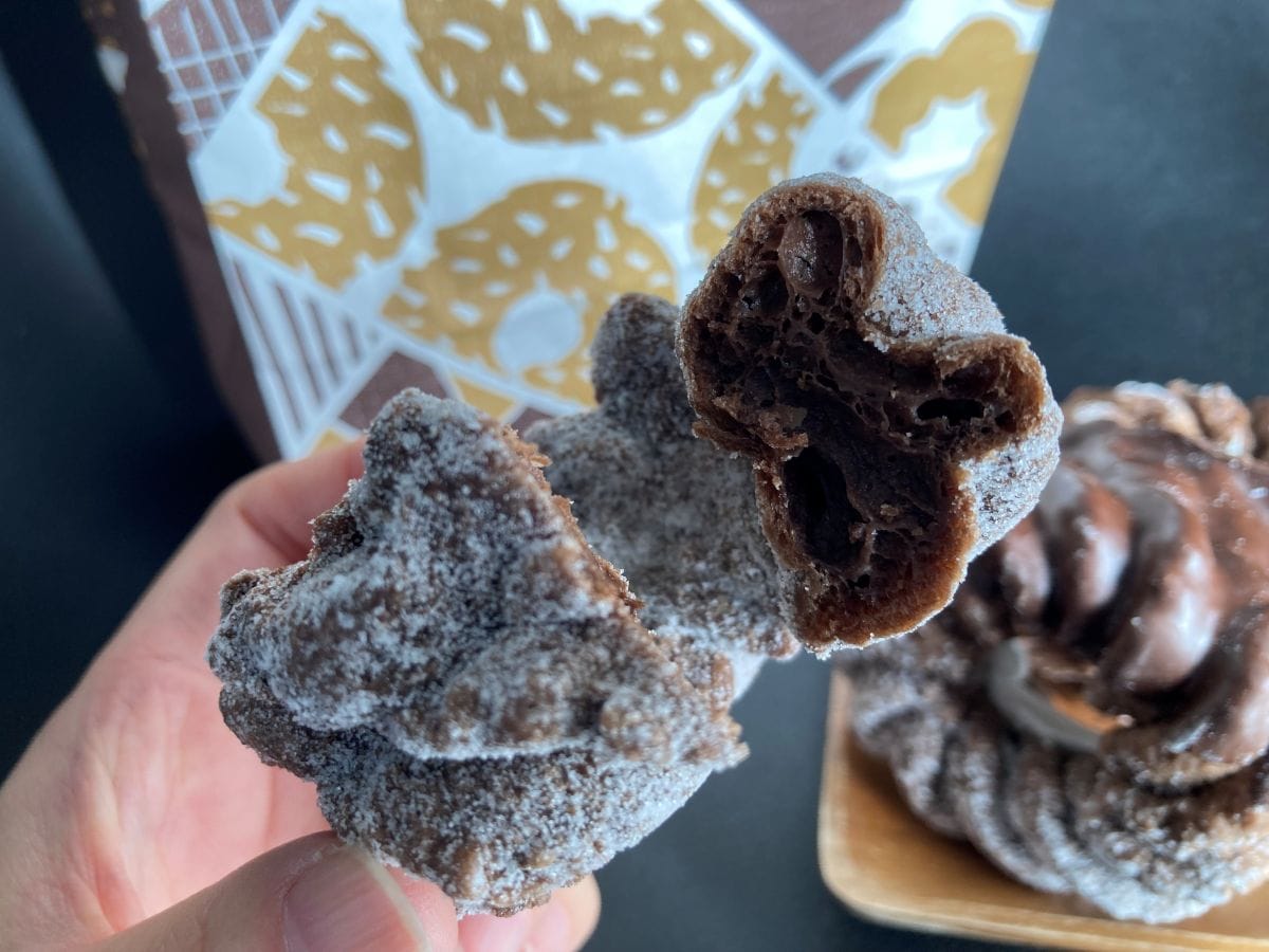 「食べて泣いてる」「ミスド様のお通りだぁ」「俺たちの青春が帰ってくる」12年ぶりの復活にファンが歓喜＆涙！【ミスド】