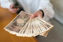 年金250万の67歳男性が『税金払いすぎ』で損!? 申告漏れで“没収”される還付金と、数千万の預金が『おろせない日』の恐怖
