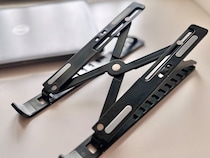 100均のノートPCスタンドが超優秀！コスパ良しでデスク周りを快適アップデート