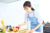 ピーマンやシイタケじゃない「ねぎの肉詰め」が新常識！？昭和30年代の“原点”ピーマン炒め煮から、「10分スープ」まで絶品おかずが勢揃い！