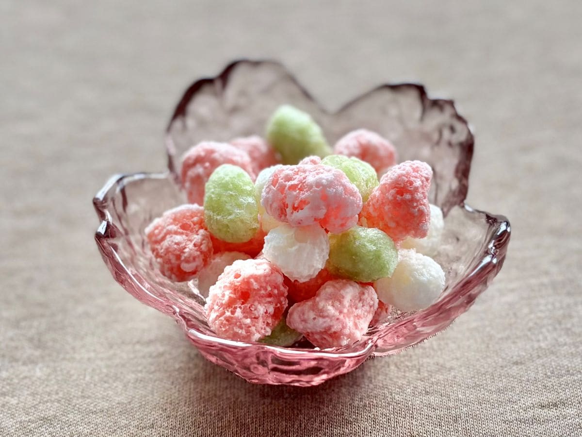 これもダイソー!?ひな祭り飾り人気アイテム7選|お菓子もグッズもプチプラで♪【2026】